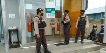 Patroli Dialogis Sat Sabhara Polres Seruyan Berikan Himbauan Kamtibmas Kepada Satpam dan Nasabah