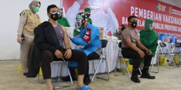 Hari Kedua, Ribuan Peserta Vaksinasi Massal Covid-19 Berjalan Tertib