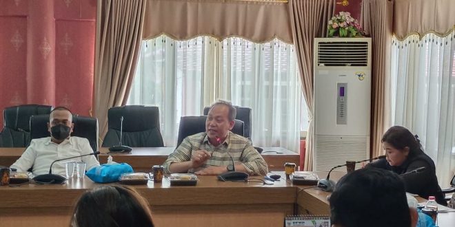 Ketua komisi C Dewan Perwakilan Rakyat Daerah (DPRD) Kota Palangka Raya, Hasan Busyairi, berharap dengan dibahasnya peraturan Daerah (Perda) terkait Kelurahan atau kampung wisata, potensi wisata di kota Palangka Raya bisa berkembang.. Foto : Ist