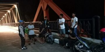 Cegah Balap Liar, Personil Polsek Seruyan Hilir Rutin Laksanakan Patroli