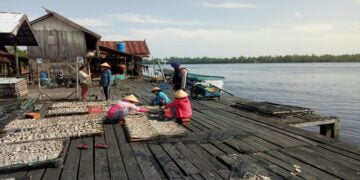 Satpolairud Polres Seruyan Tingkatkan Patroli ke Masyarakat Pesisir DAS Seruyan