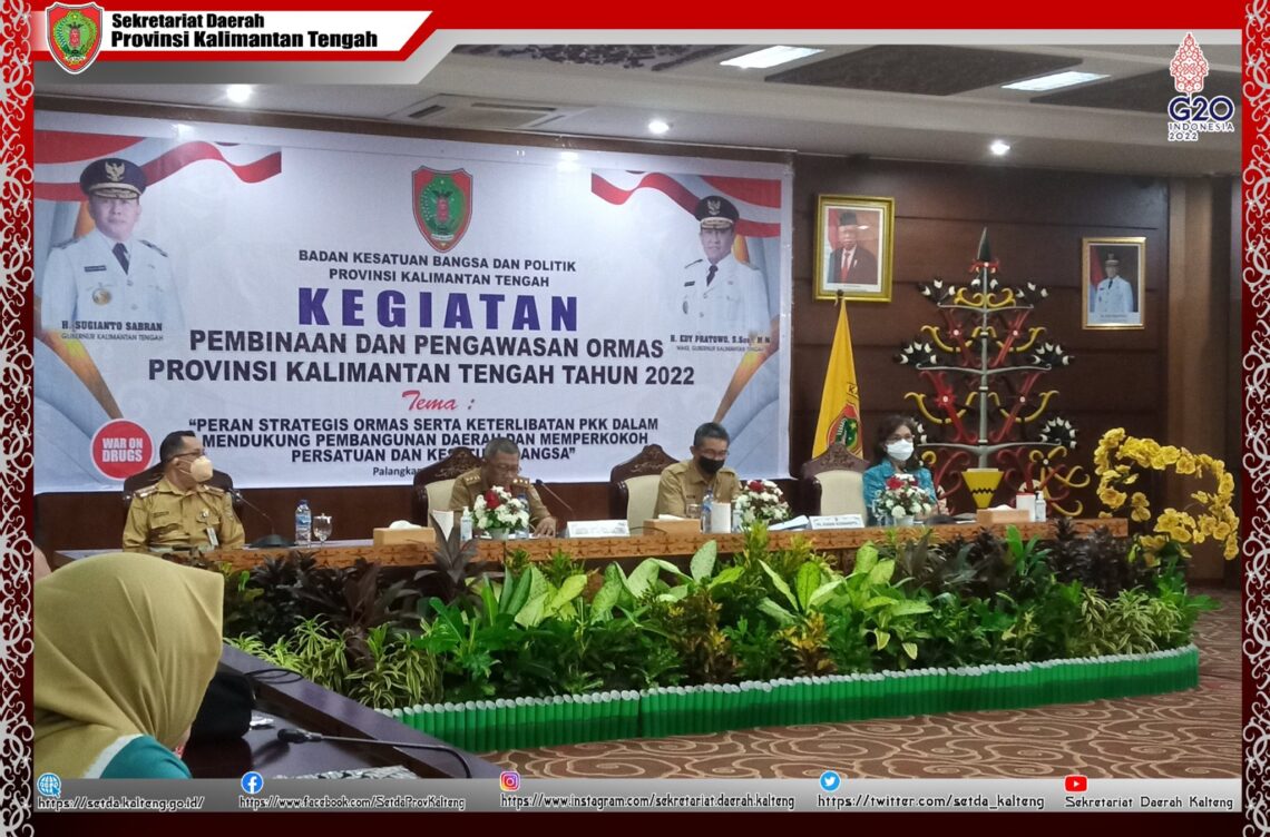 Asisten Pemerintahan dan Kesra Katma F. Dirun mewakili Gubernur Kalimantan Tengah hadir membuka kegiatan Pembinaan dan Pengawasan Ormas Provinsi Kalimantan Tengah (Kalteng) yang diselenggarakan oleh Badan Kesatuan Bangsa dan Politik (Kesbangpol) Provinsi Kalteng, di Aula Eka Hapakat, Senin (20/6/2022). Foto : BA