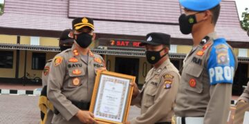 Kapolres Seruyan Pimpin Pemberian Reward Personel Berprestasi