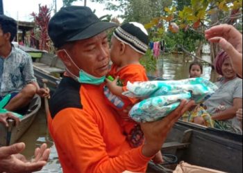 Relawan Palangka Raya Salurkan Batuan Korban Banjir Kalsel