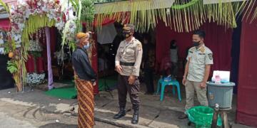 Polres Seruyan Bersama Satpol PP Bubarkan Pesta Pernikahan