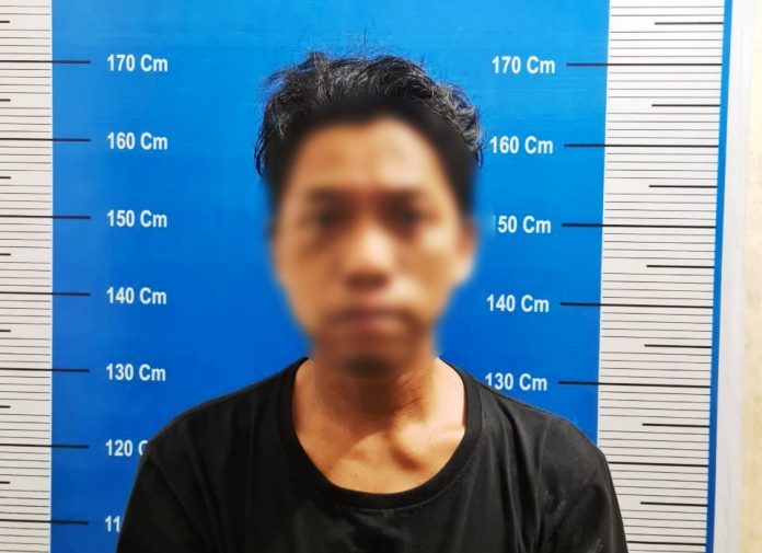 Pria berinisial H (30) harus rela mendekam di rutan Polresta Palangka Raya, setelah tertangkap tangan atas kepemilikan barang yang diduga narkotika jenis sabu. Foto : TN