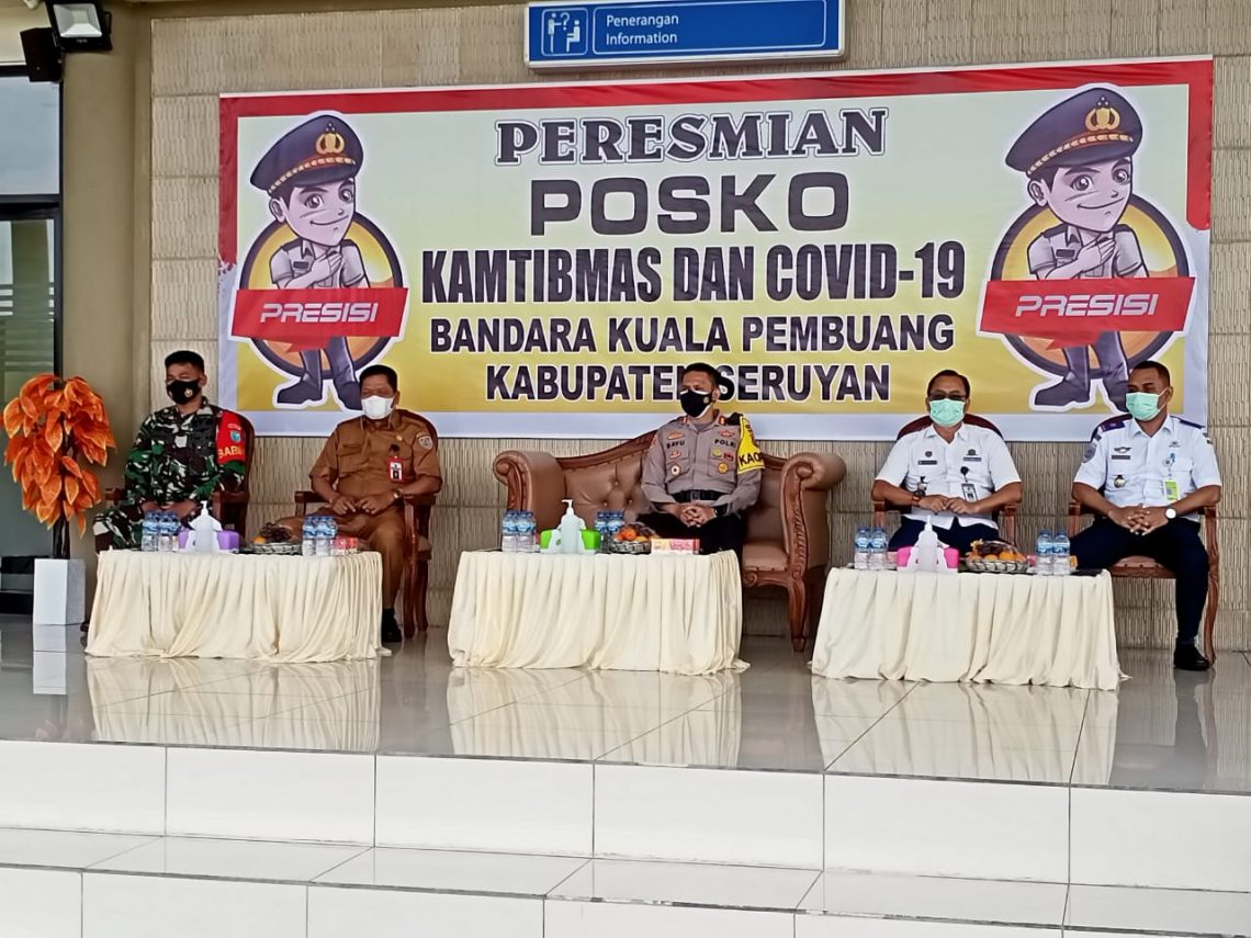 Kapolres Seruyan AKBP Bayu Wicaksono, S.H., S.I.K., M.Si., bersama Forkopimda  melaunching Posko Kamtibmas dan Covid-19 Bandara  Kuala Pembuang, Selasa (23/2/2021). Foto : Tbn