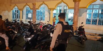 Sat Sabhara Polres Seruyan Patroli ke Masjid-masjid Antisipasi Gangguan Kamtibmas
