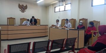 Sat Tahti Polres Seruyan Laksanakan Pengawalan Tahanan