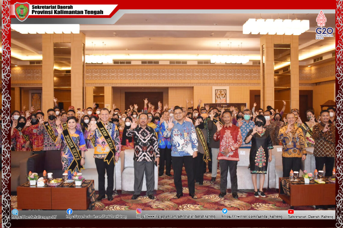 Sekretaris Daerah Kalteng H. Nuryakin, membuka kegiatan Apresiasi Duta dan Jambore Ajang Kreativitas GenRe Tingkat Provinsi Kalimantan Tengah Tahun 2022 yang dilaksanakan di Aquarius Hotel Palangka Raya , Selasa (21/6/2022). Foto : BA