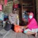 Bhabinkamtibmas Salurkan Paket Sembako kepada Masyarakat