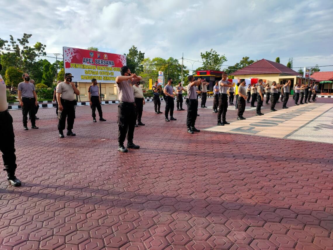 Polres Seruyan menggelar olahraga bersama Guna menjaga kebugaran dan kondisi stamina para personel, Jumat (23/7/2021). Foto : Tbn