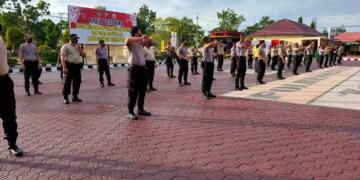 Kapolres Seruyan Pimpin Olahraga Pagi Untuk Meningkatkan Imun Personel