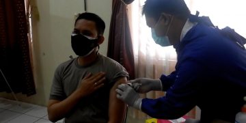 Kapolres Seruyan Suntik Vaksin Covid-19 Kedua, Untuk Menjawab Keraguan Masyarakat