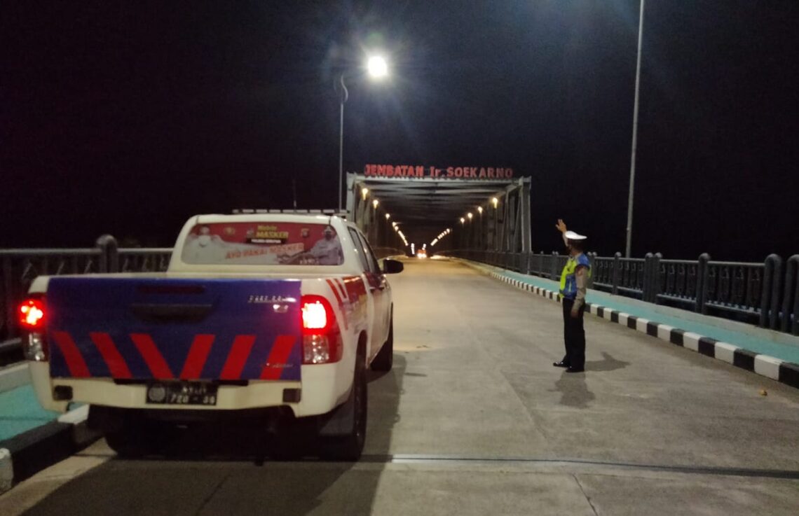 Guna mencegah kriminalitas, Satuan Lalu lintas Polres Seruyan Polda Kalteng, laksanakan Patroli  Light, Rabu (23/03/2022) pukul 23.50 Wib. Foto : Tbn