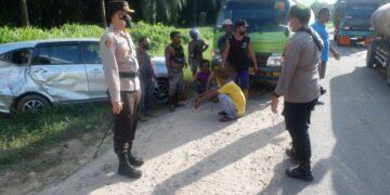 Kapolres Seruyan Urai Kemacetan Pasca Laka Lantas di Km 62