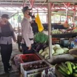 Patroli gabungan Kegiatan Rutin Yang Ditingkatkan (KRYD) bertajuk tim Yustisi ke Pasar Saik Kuala Pembuang di Kabupaten Seruyan, Selasa, (24/08/2021).