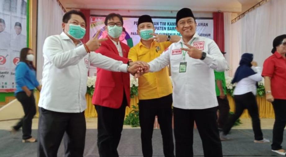 H Edy Pratowo bersama tim pemenangan di Buntok, Kabupaten Barsel, baru-baru ini. Foto : den