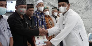 Safari Ramadan, Pemprov Kalteng Serahkan Bantuan Untuk Masyarakat Barut