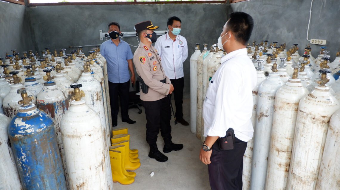 Kapolres Seruyan  mengunjungi RSUD yang berada di jalan Ahmad Yani Kota Kuala Pembuang Kabupaten Seruyan Propinsi Kalimantan Tengah, Rabu (25/08/2021). Foto : Tbn