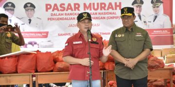 Kendalikan Inflasi, Gubernur dan Wagub Hingga Sekda Kalteng Tinjau Langsung Pasar Murah di Sampit