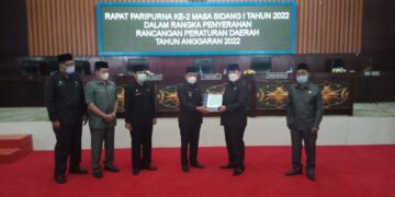 Pemkab Mura Serahkan Enam Raperda ke DPRD Untuk Dibahas