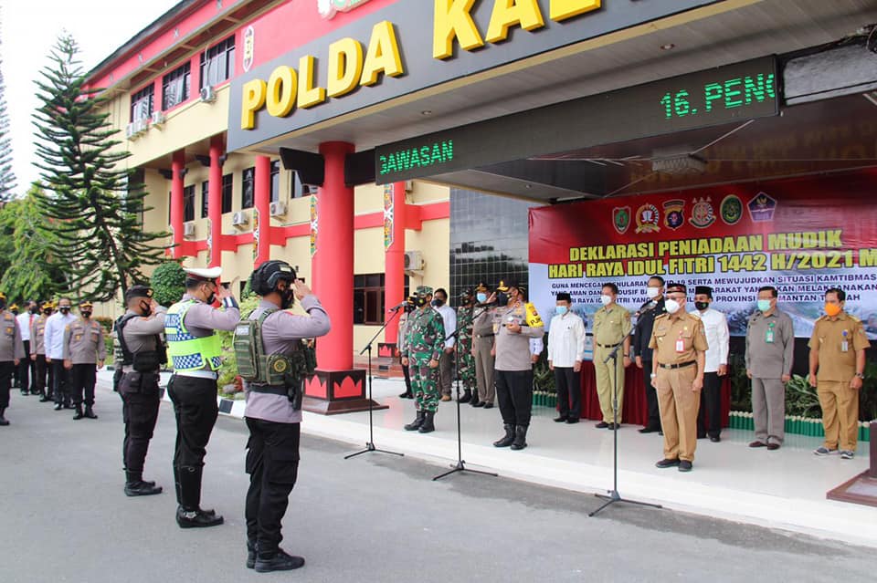 Cegah klaster Covid-19 saat Lebaran, Polda Kalteng inisiasi Deklarasi Peniadaan Mudik di Mapolda, Senin (26/4/2021). Foto : TN