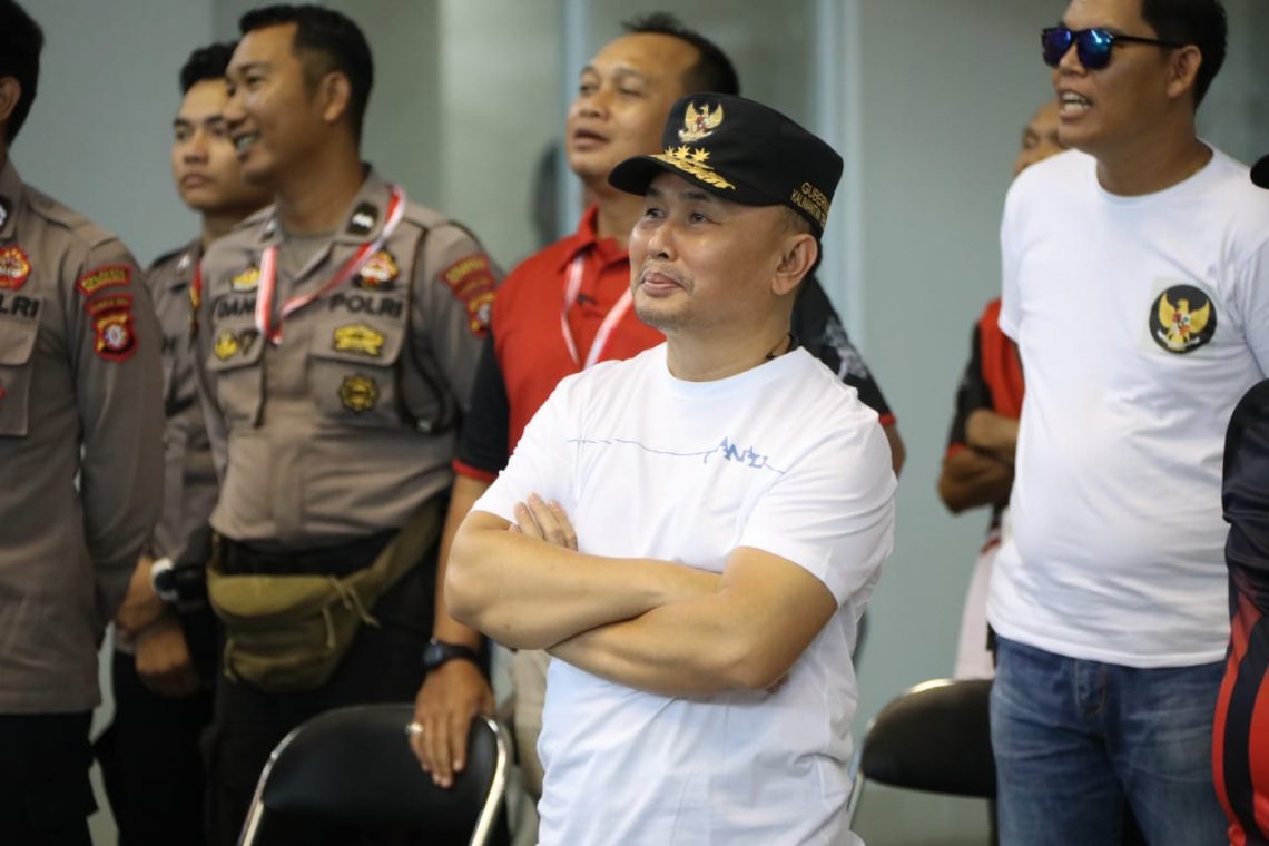 Gubernur Kalteng Sugianto Sabran saat menyaksikan Pertandingan Grand Final Putri antara DPUPR Kalteng vs DKI Jakarta