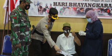 Jelang Hut Bhayangkara ke 75, Polres Seruyan Laksanakan Vaksinasi Massal