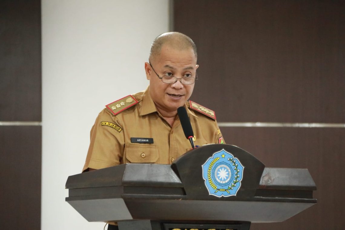 Kadis PMDes Prov. Kalteng Aryawan saat membuka Rakor Tim Penetapan Dan Penegasan Batas Desa Se Kalteng