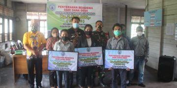Lewat Dana Desa, Pemdes Lubuk Hiju Bagikan Beasiswa untuk 3 Orang Mahasiswa
