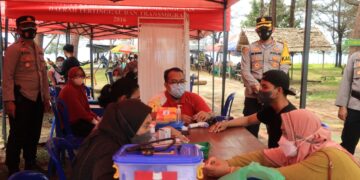 Kapolres Tanpa Henti Untuk Monitoring Vaksinasi di Wilkum Polres Seruyan