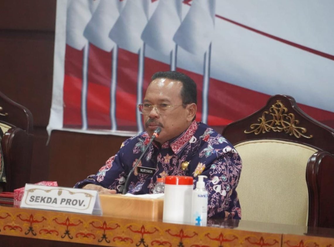 Sekretaris Daerah (Sekda) Prov. Kalteng, H. Nuryakin, memimpin Rapat Persiapan Peringatan Hari Jadi ke-66 Provinsi Kalteng Tahun 2023, yang dilaksanakan di Aula Eka Hapakat Kantor Gubernur Kalteng, Kamis (27/4/2023). Foto : Ist/mmc