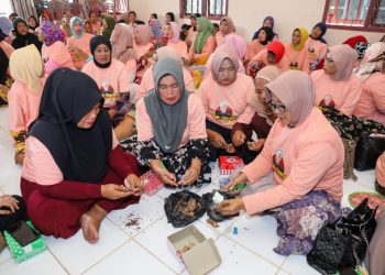 Gencarkan UMKM, Mak Ganjar Kalteng Gelar Pelatihan Membuat Serbuk Jahe Merah Bagi Warga