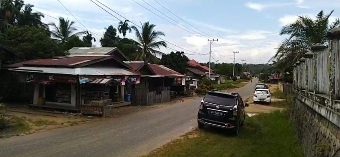 Kondisi Desa Sei Hanyo Kecamatan Kapuas Hulu Kabupaten Kapuas yang masih minim pasokan listrik. Foto : Ist