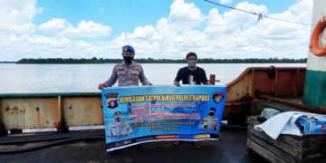 Satpolairud Polres Kapuas Cek Alat Keselamatan Kapal KM Hasanah