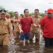 Gubernur Sugianto Sabran Ingatkan Bupati / Wali Kota Perhatikan Kesehatan Warga Terdampak Banjir