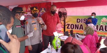 Kapolres Seruyan Tinjau Vaksinasi Covid-19 di Perusahaan Sawit