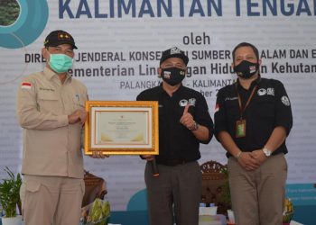 Gubernur Kalteng Terima Penghargaan Dedikasi Konservasi Dari Kementerian LHK RI