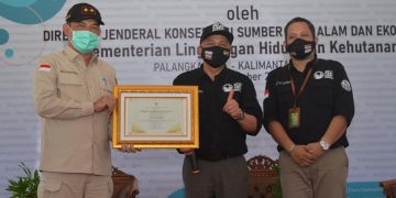 Gubernur Kalteng Terima Penghargaan Dedikasi Konservasi Dari Kementerian LHK RI