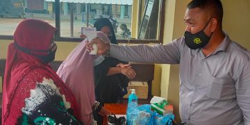 Polres Seruyan Terapkan Protokol Kesehatan Saat Jam Besuk Tahanan