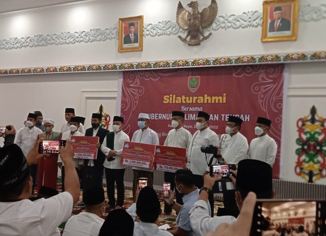 Gubernur Kalteng H. Sugianto Sabran Safari Ramadan dengan Bupati/Walikota, Forkopimda, Kepala Perangkat Daerah, Pimpinan Ormas Islam, Imam dan Kaum Masjid, Anak Yatim Piatu, Fakir Miskin di Provinsi dan Kabupaten/Kota se-Kalteng serta Para Alim Ulama, Tokoh Masyarakat dan Insan Pers