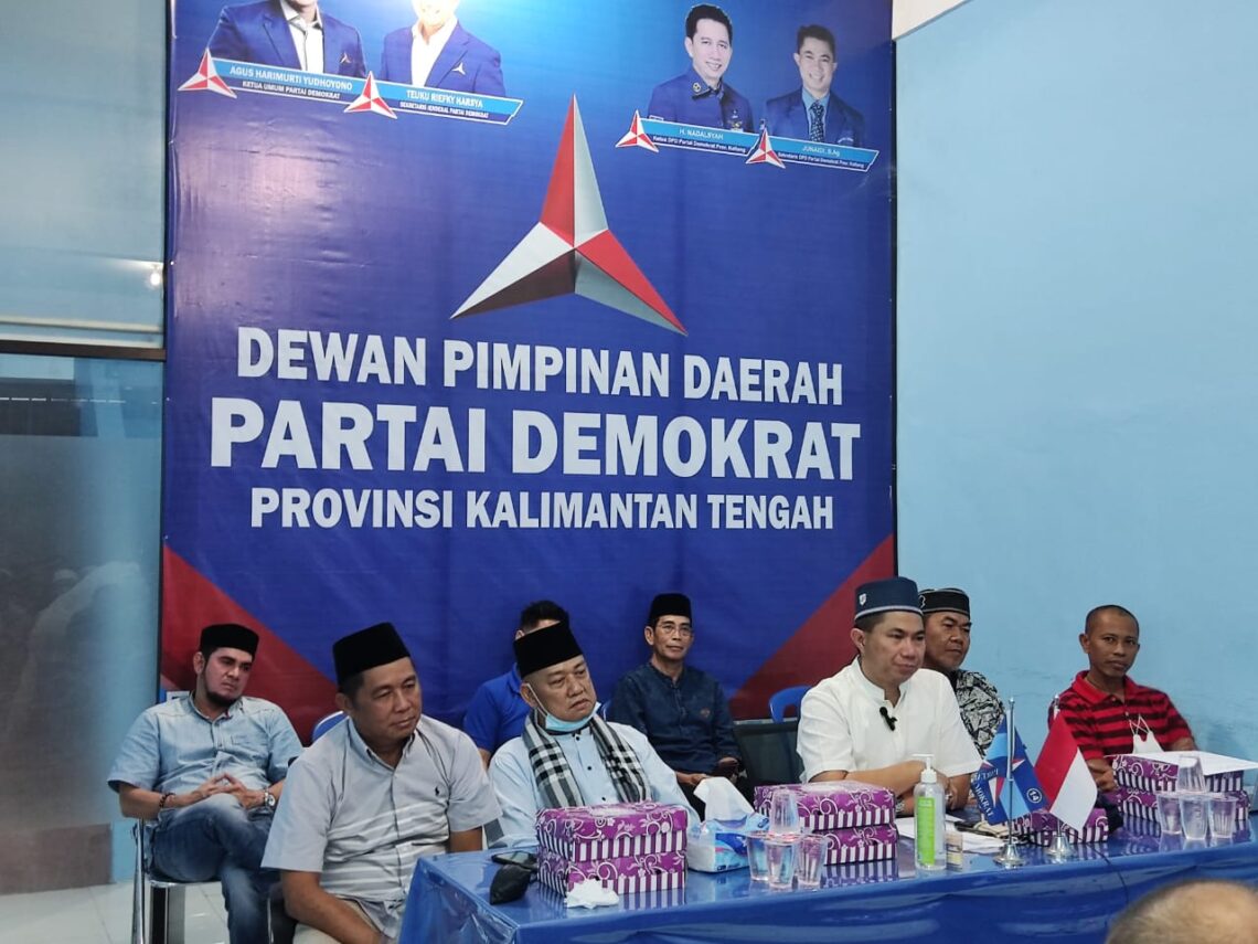 Rapat Internal Partai Demokrat Kalteng yang langsung dipimpin oleh Junaidi S.Ag selaku Sekretaris DPD Partai Demokrat Kalteng, Selasa (26/4/2022). Foto : Ton