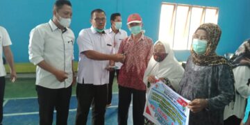 Menjelang Akhir Ramadhan Pemdes Muara Untu Salurkan BLT-DD ke 113 KPM