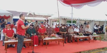 Eddy Raya Samsuri Beri Semangat Bertanding Atlet Kejurnas Panahan Senior