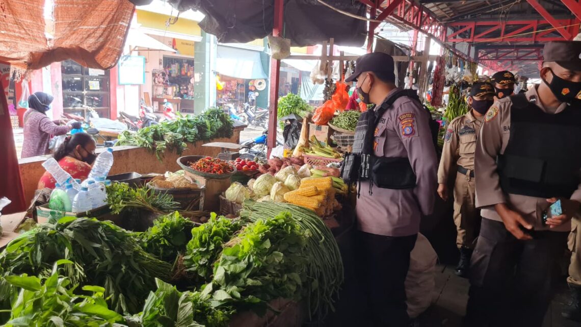 Polres Seruyan melaksanakan kegiatan operasi yustisi penggunaan masker pada warga dan pengguna jalan dalam rangka pendisiplinan warga serta mencegah penyebaran pendemi virus Covid-19, Senin (28/06/2021) Pukul 08.30 WIB. Foto : TN