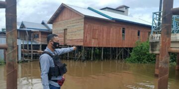 Polsek Danau Sembuluh Pantau dan Sosialisasikan Kenaikan Debit Air