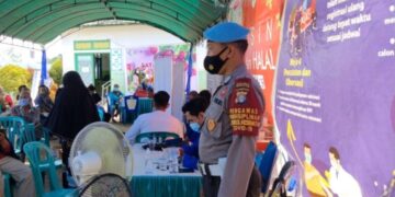 Polsek Danau Sembuluh Awasi Pelaksanaan Vaksinasi di Desa