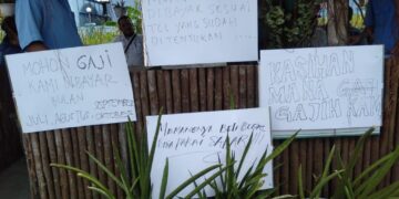 Lima Bulan Gaji Tertunggak, Karyawan PDAM Kapuas Gelar Demo