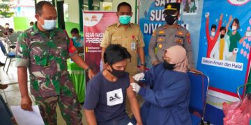 Polsek Danau Sembuluh Hadiri Kegiatan Vaksinasi di Puskesmas Terawan
